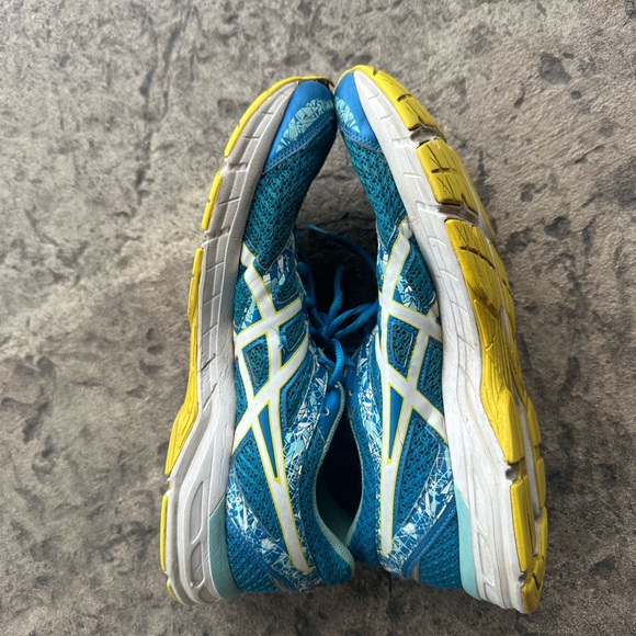 ASICS Size 12 - Picture 2 of 4